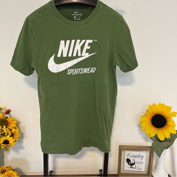 Nike Other - Nike Tee Shirt Men’s Size S Green short sleeve